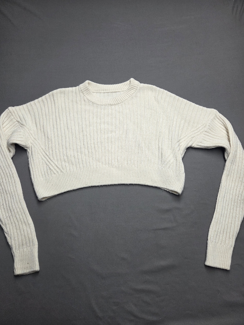 Urban Outfitters Cream Ribbed Knit Cropped Sweater Long Sleeve Size M